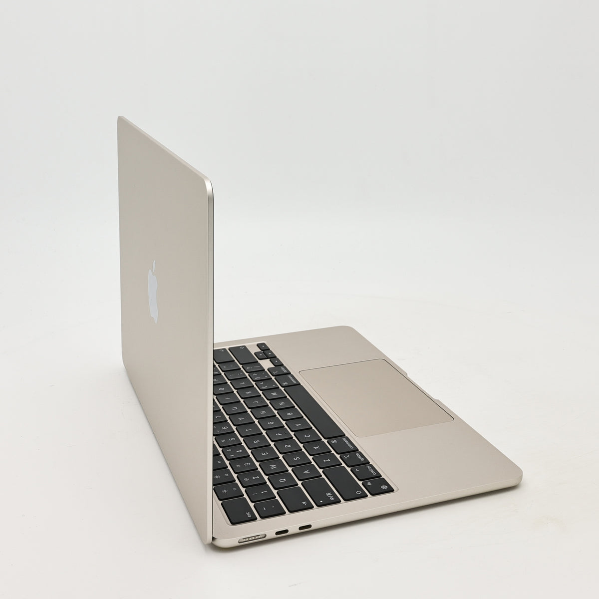 95新 Apple MacBook Air 22年 13寸 M2（8+10核） 8G RAM 512G SSD 星光色
