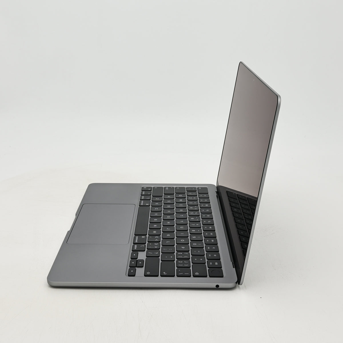 95新 Apple MacBook Air 22年 13寸 M2（8+10核） 8G RAM 512G SSD 深空灰色