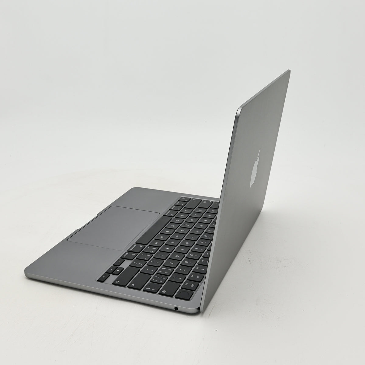 95新 Apple MacBook Air 22年 13寸 M2（8+10核） 8G RAM 512G SSD 深空灰色