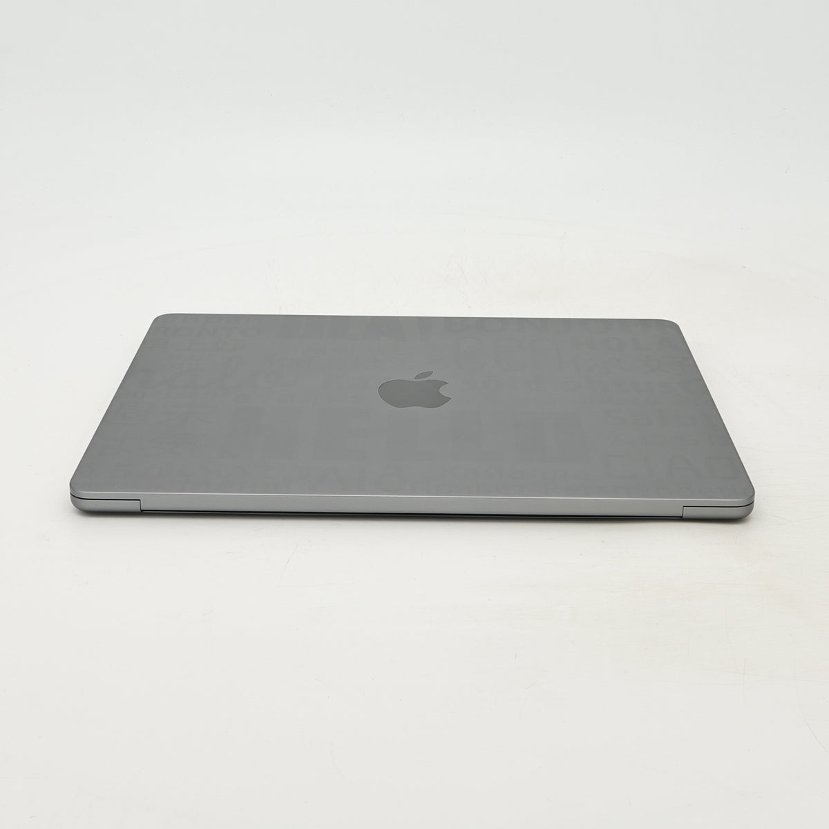 95新 Apple MacBook Air 22年 13寸 M2（8+10核） 8G RAM 512G SSD 深空灰色