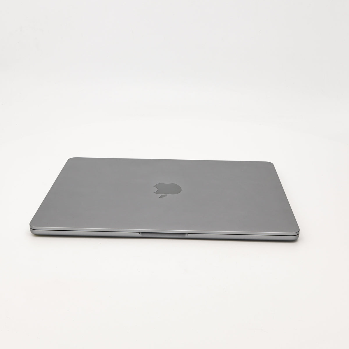 95新 Apple MacBook Air 22年 13寸 M2（8+8核） 8G RAM 256G SSD 深空灰色