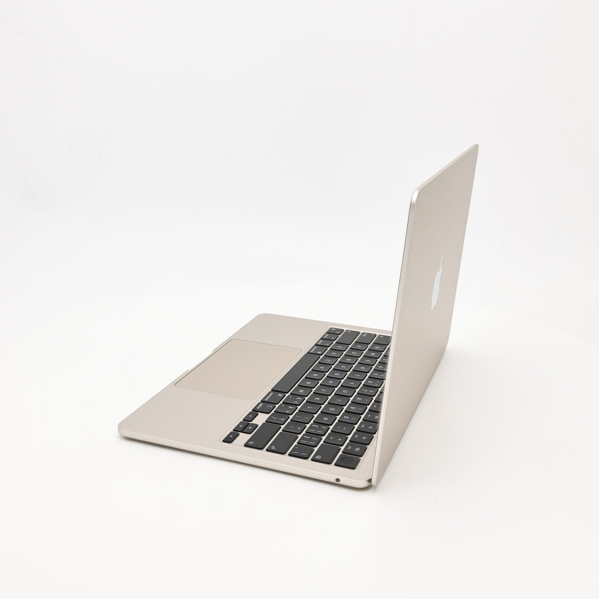 95新 Apple MacBook Air 22年 13寸 M2（8+8核） 8G RAM 256G SSD 星光色