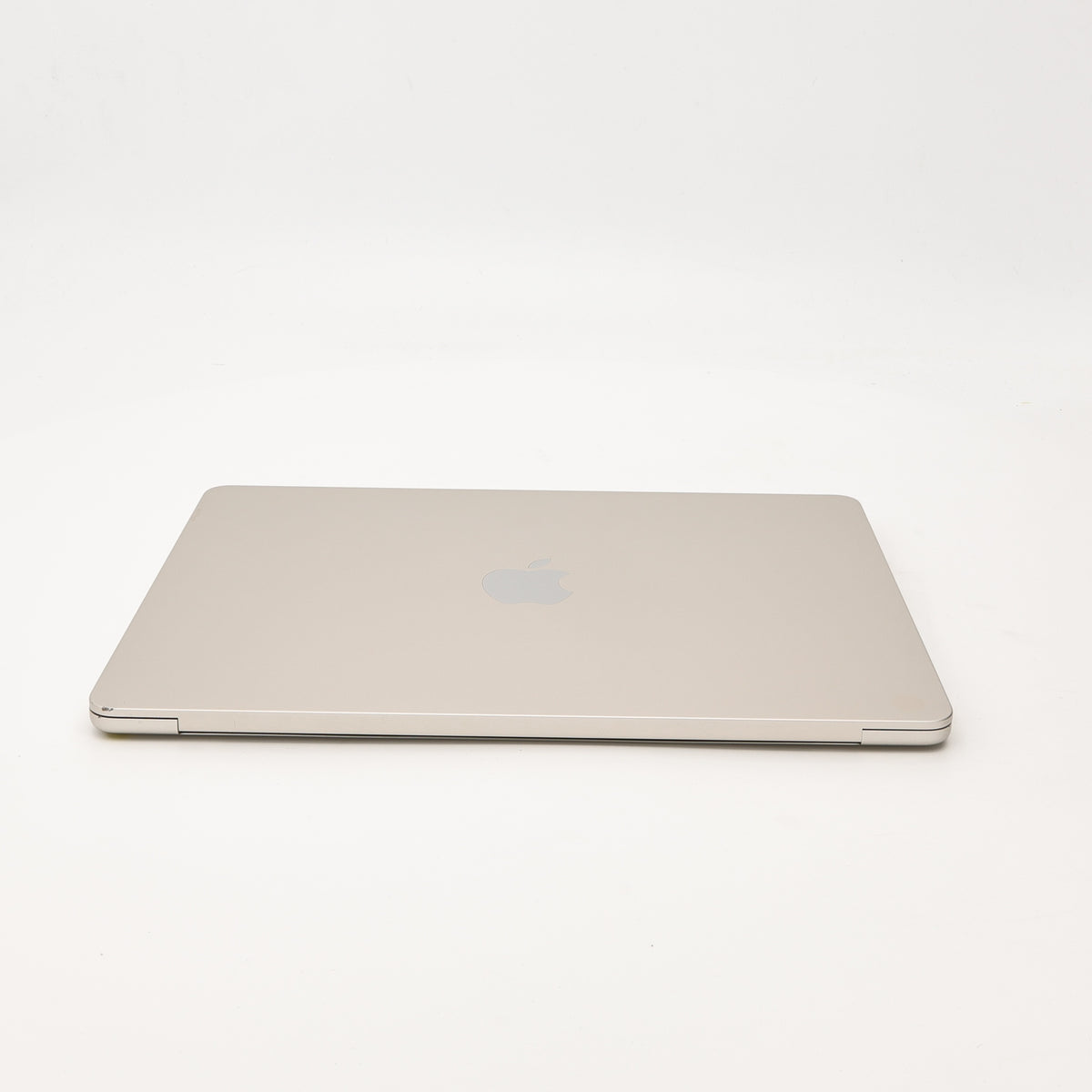 95新 Apple MacBook Air 22年 13寸 M2（8+8核） 8G RAM 256G SSD 星光色