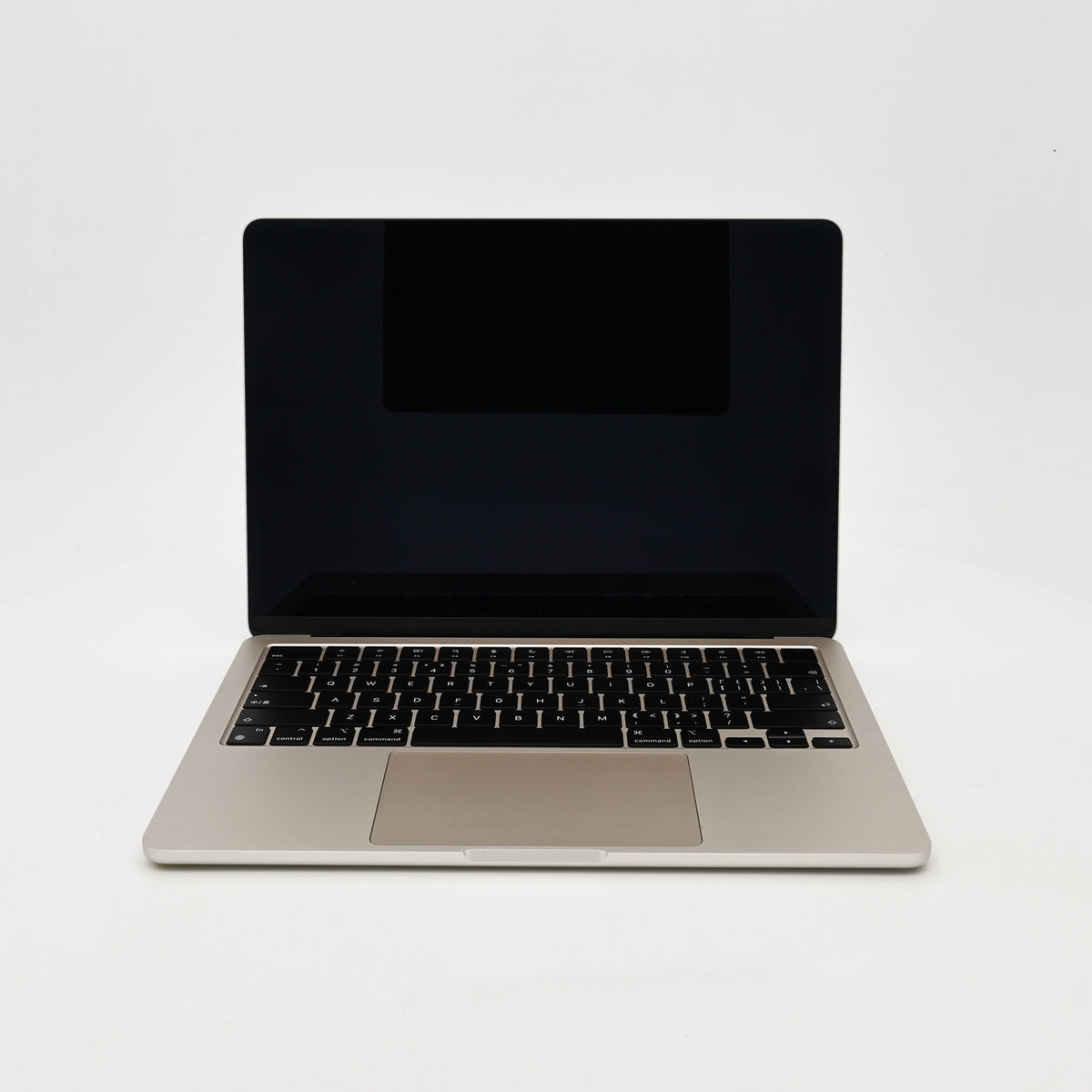 95新 Apple MacBook Air 22年 13寸 M2（8+8核） 8G RAM 256G SSD 星光色