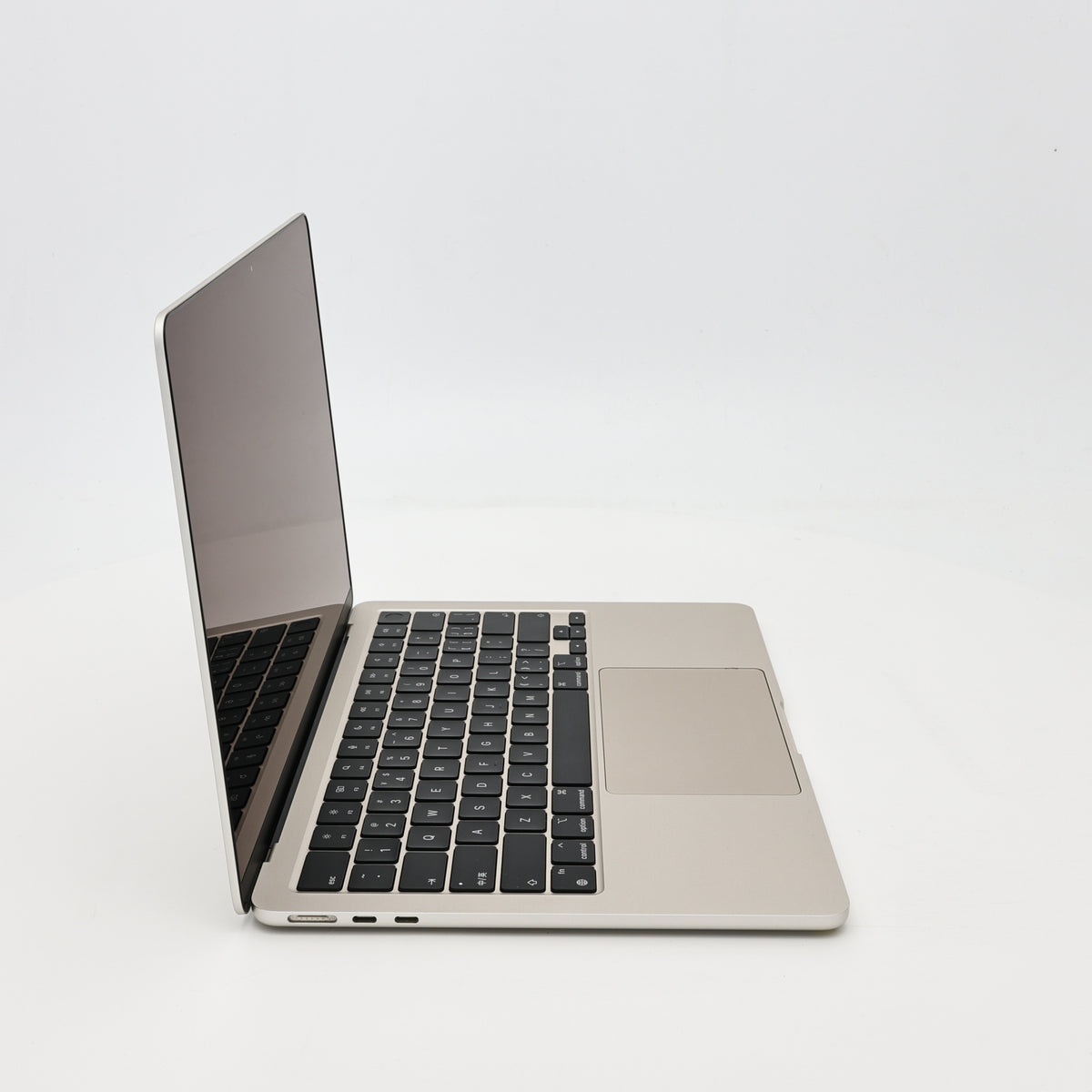 95新 Apple MacBook Air 22年 13寸 M2（8+8核） 8G RAM 256G SSD 星光色