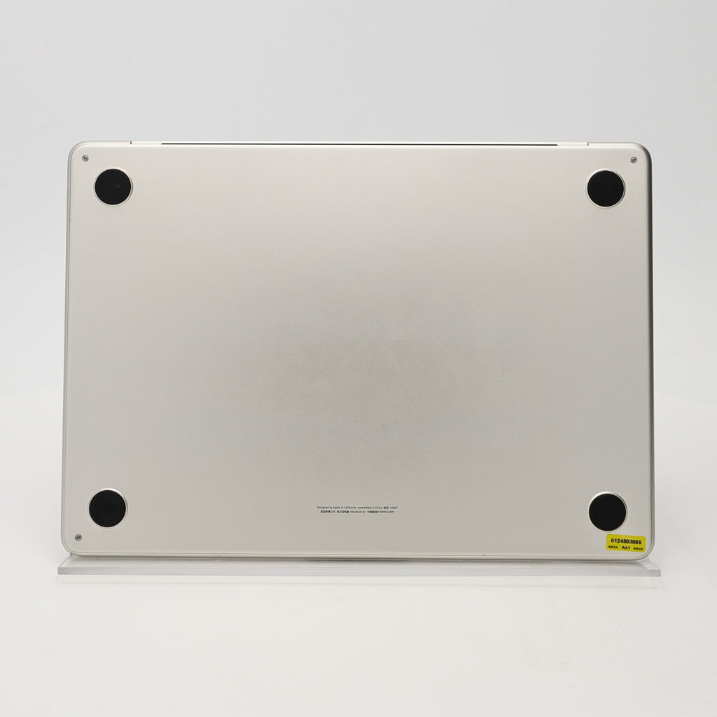 95新 Apple MacBook Air 22年 13寸 M2（8+8核） 8G RAM 256G SSD 星光色