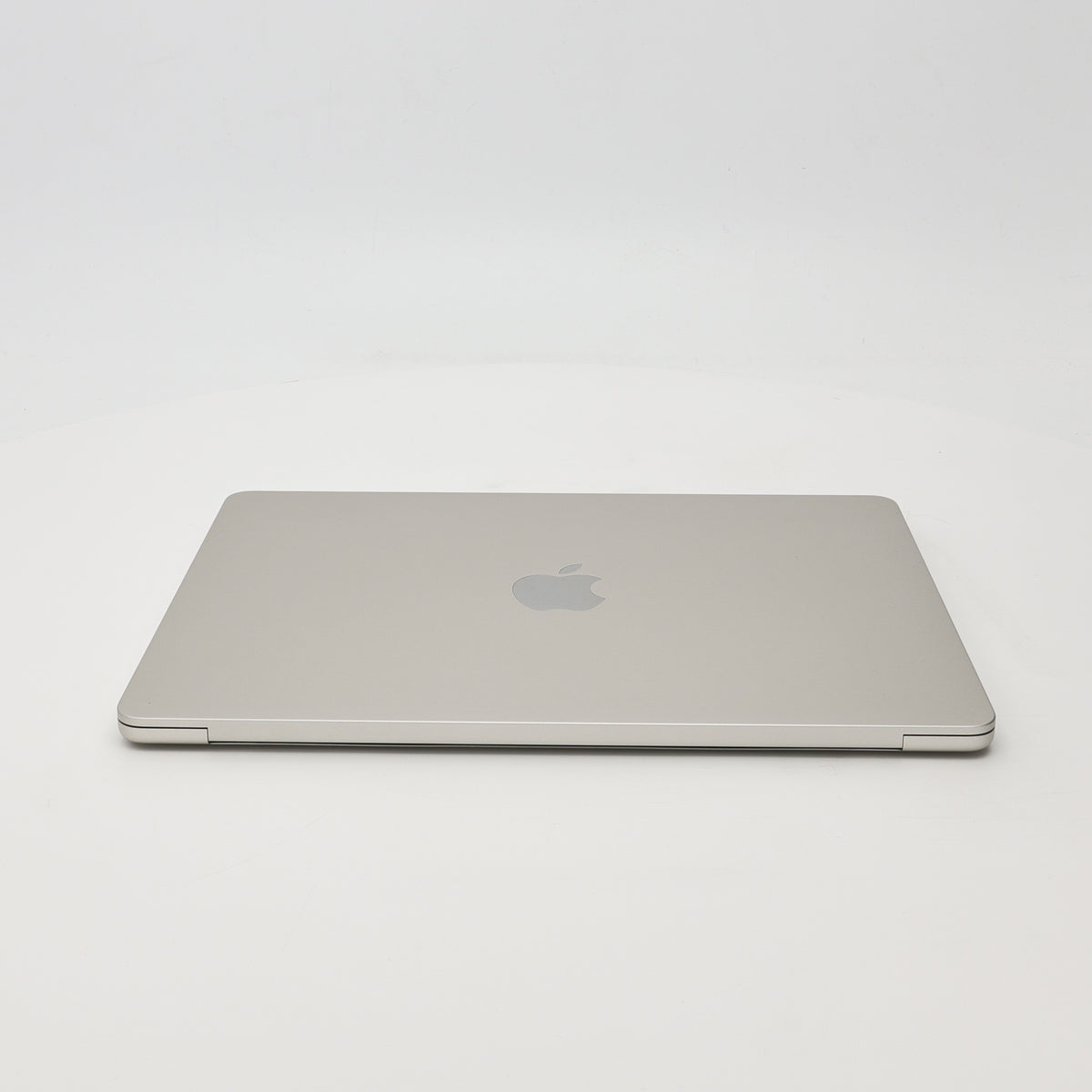 95新 Apple MacBook Air 22年 13寸 M2（8+8核） 8G RAM 256G SSD 星光色