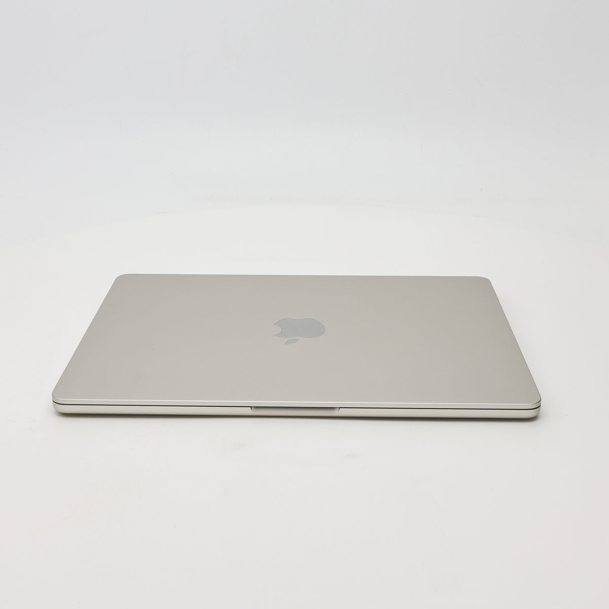 95新 Apple MacBook Air 22年 13寸 M2（8+8核） 8G RAM 256G SSD 星光色