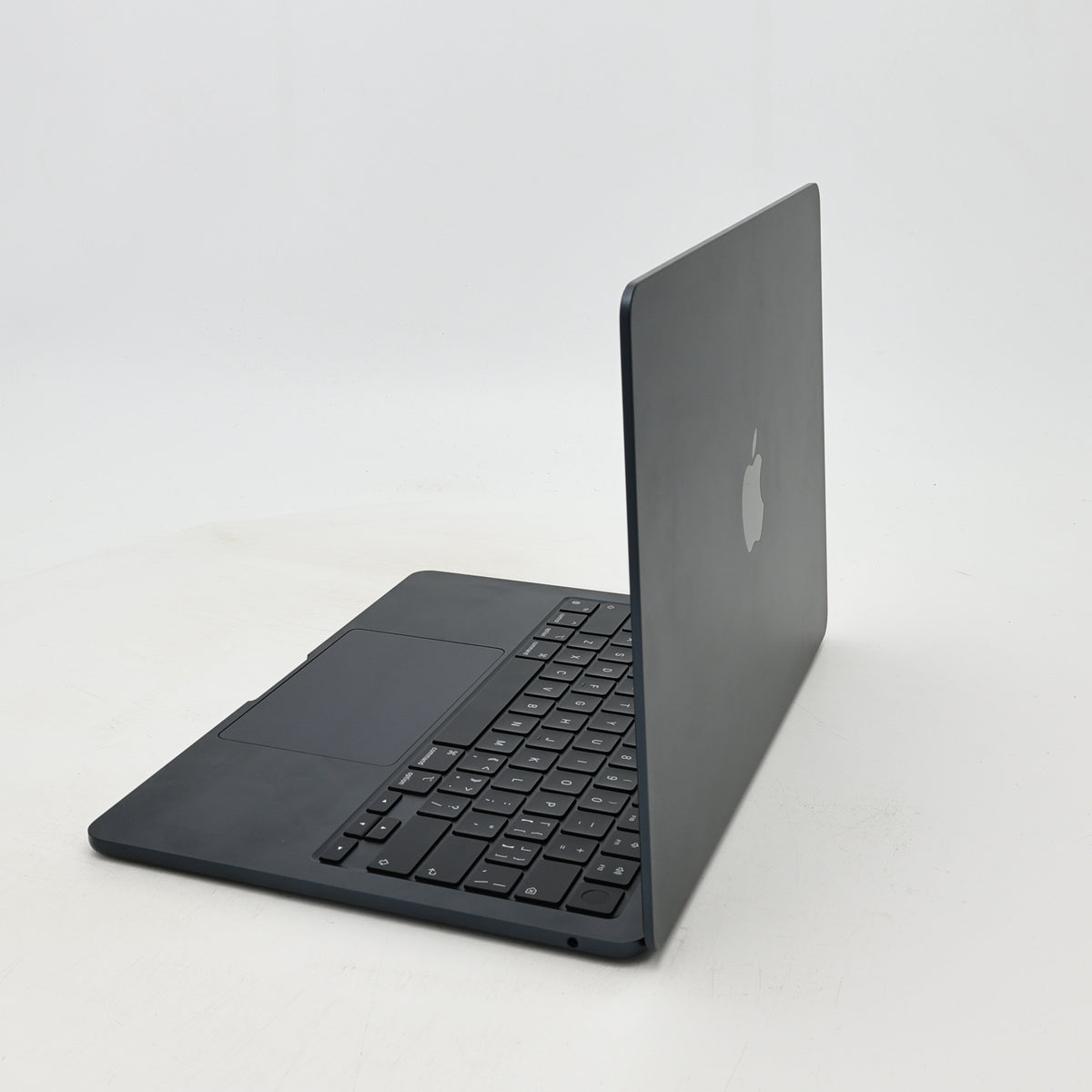 95新 Apple MacBook Air 22年 13寸 M2（8+8核） 8G RAM 256G SSD 午夜色