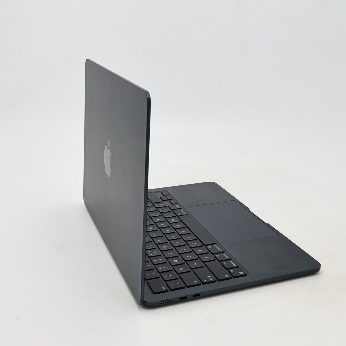 95新 Apple MacBook Air 22年 13寸 M2（8+8核） 8G RAM 256G SSD 午夜色