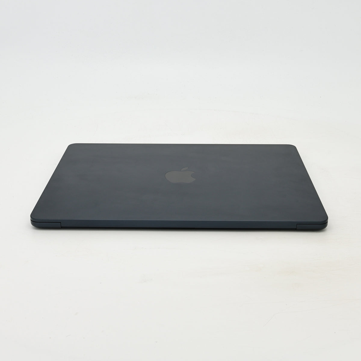 95新 Apple MacBook Air 22年 13寸 M2（8+8核） 8G RAM 256G SSD 午夜色