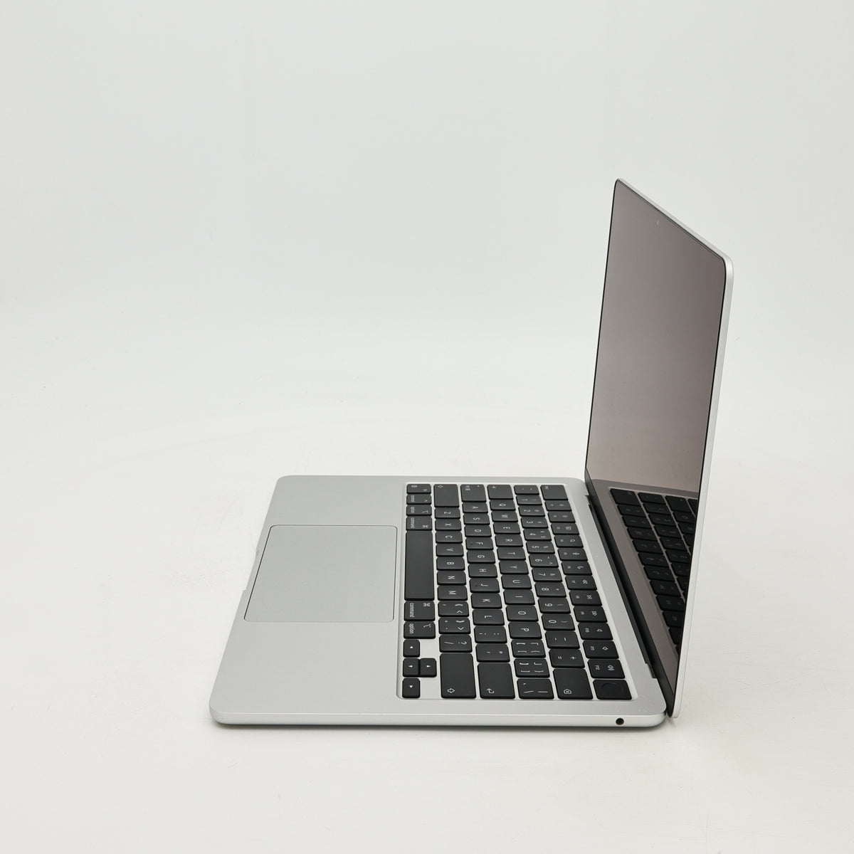 95新 Apple MacBook Air 22年 13寸 M2（8+8核） 8G RAM 256G SSD 銀色