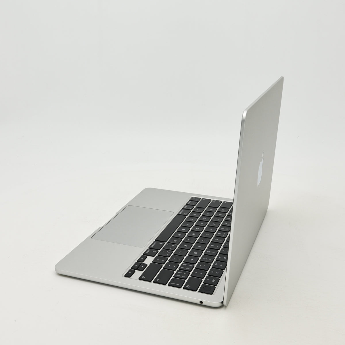 95新 Apple MacBook Air 22年 13寸 M2（8+8核） 8G RAM 256G SSD 銀色