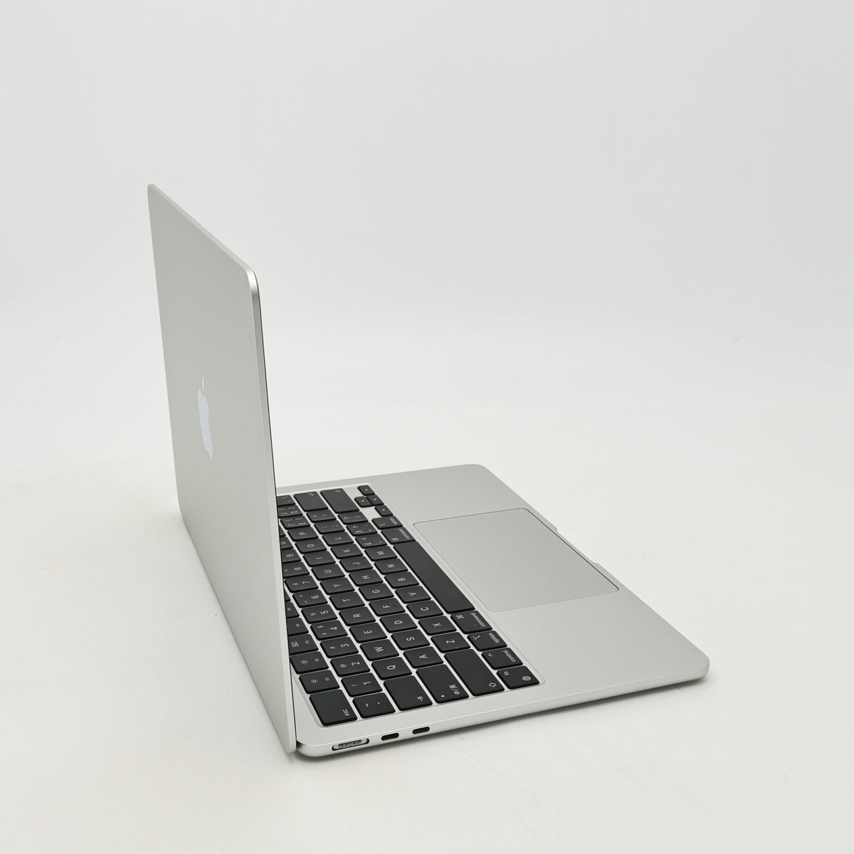 95新 Apple MacBook Air 22年 13寸 M2（8+8核） 8G RAM 256G SSD 銀色