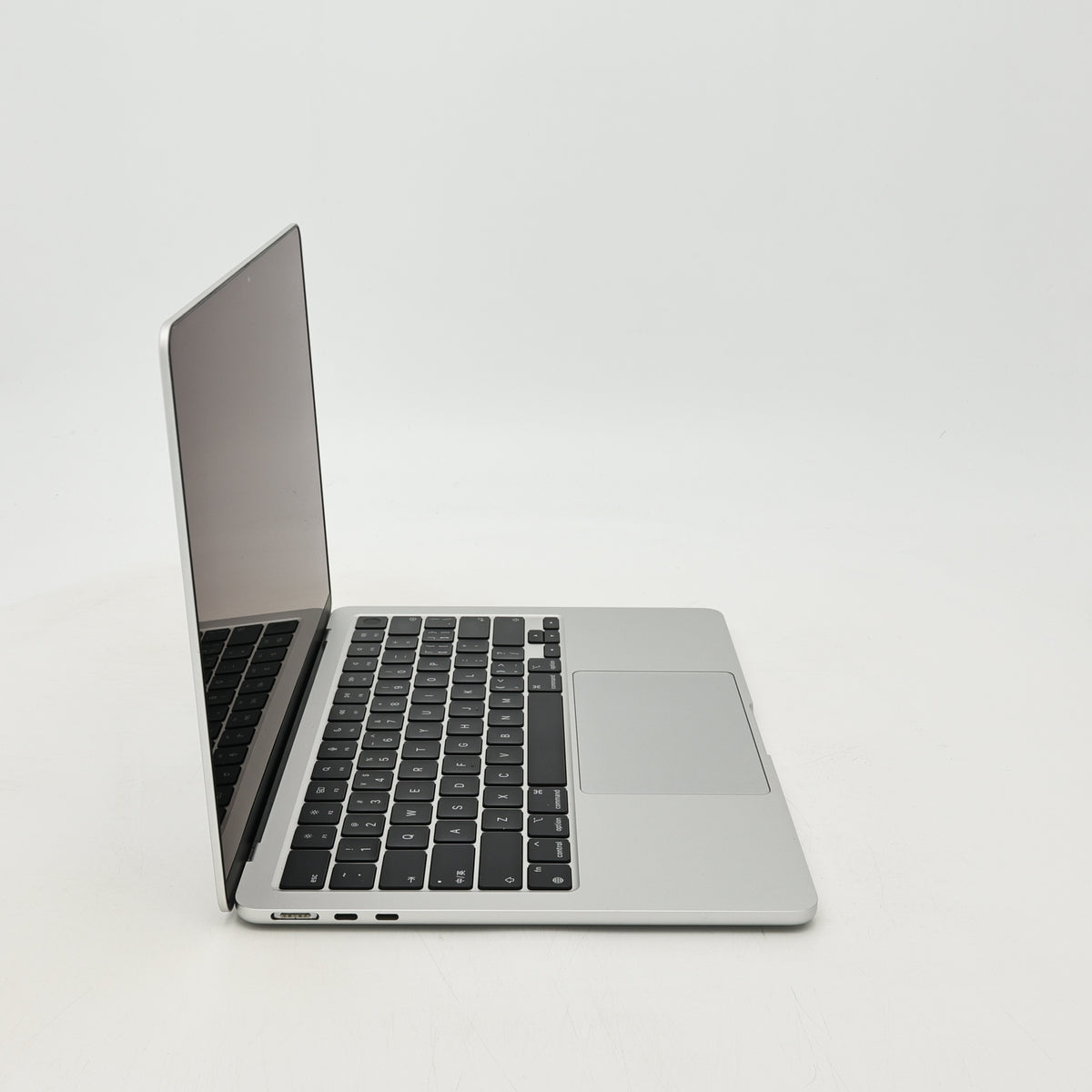 95新 Apple MacBook Air 22年 13寸 M2（8+8核） 8G RAM 256G SSD 銀色