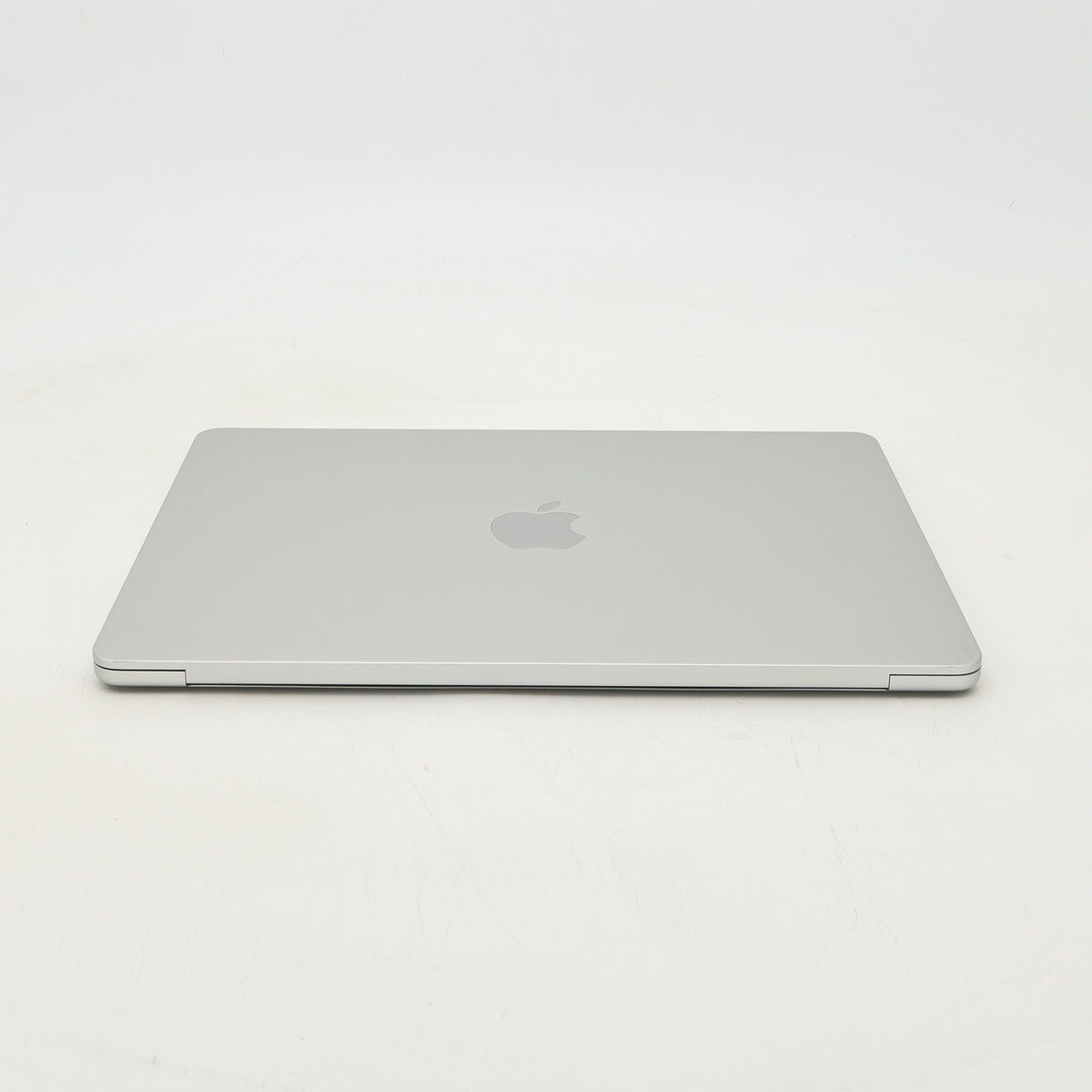 95新 Apple MacBook Air 22年 13寸 M2（8+8核） 8G RAM 256G SSD 銀色