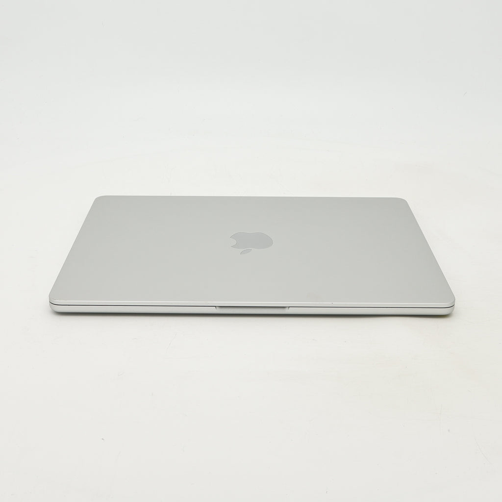 95新 Apple MacBook Air 22年 13寸 M2（8+8核） 8G RAM 256G SSD 銀色