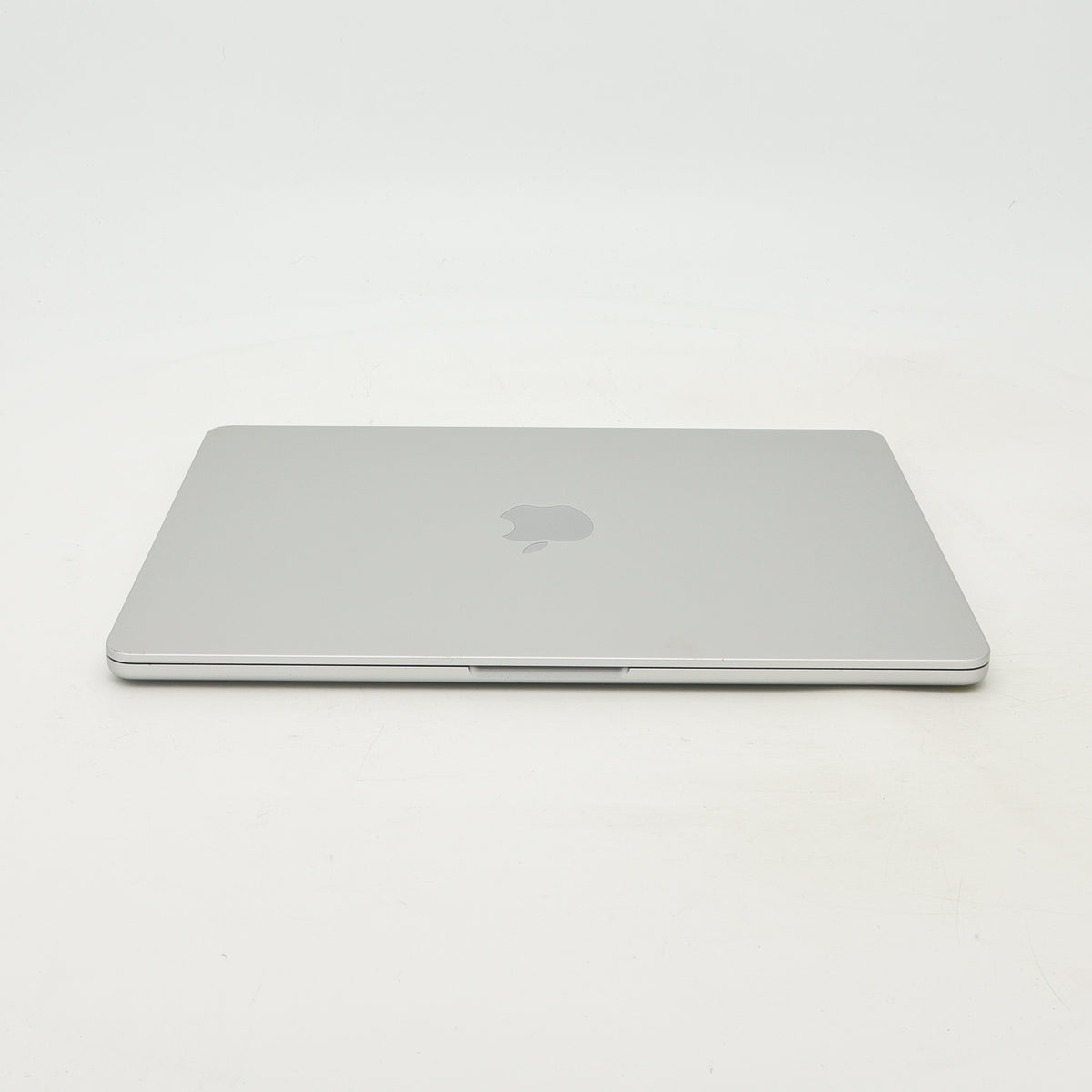 95新 Apple MacBook Air 22年 13寸 M2（8+8核） 8G RAM 256G SSD 銀色