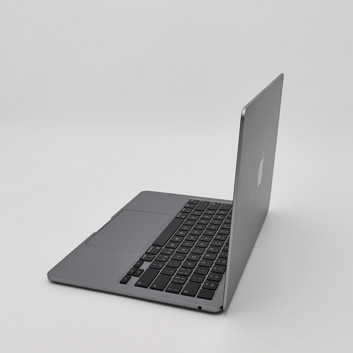 95新 Apple MacBook Air 22年 13寸 M2（8+8核） 8G RAM 256G SSD 深空灰色