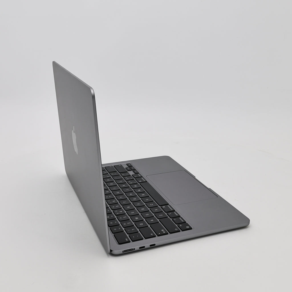 95新 Apple MacBook Air 22年 13寸 M2（8+8核） 8G RAM 256G SSD 深空灰色