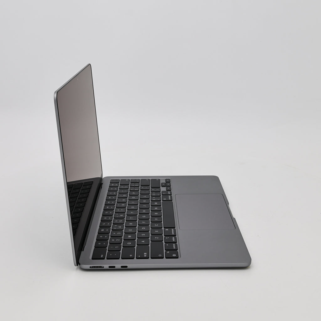 95新 Apple MacBook Air 22年 13寸 M2（8+8核） 8G RAM 256G SSD 深空灰色