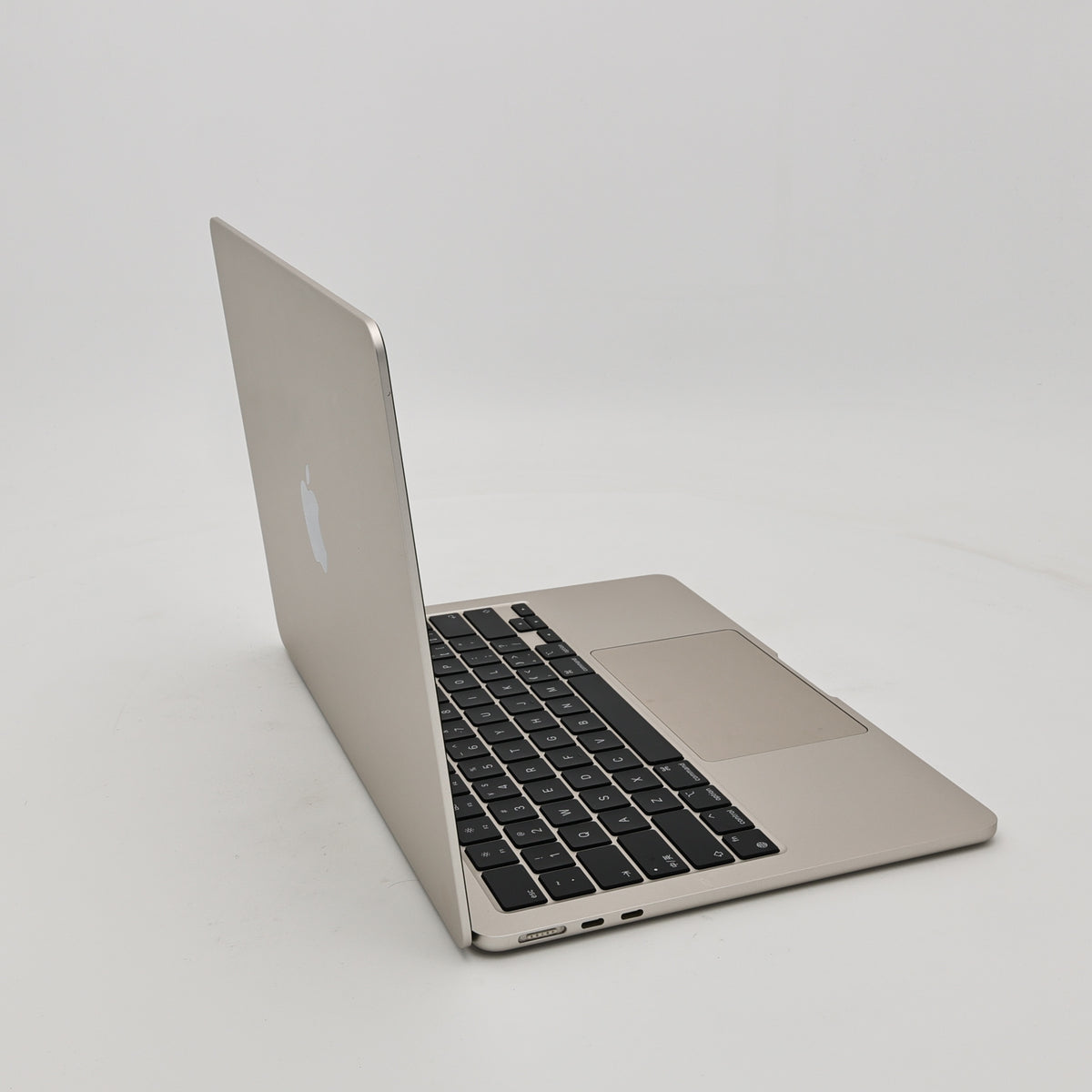 95新 Apple MacBook Air 22年 13寸 M2（8+8核） 8G RAM 512G SSD 星光色