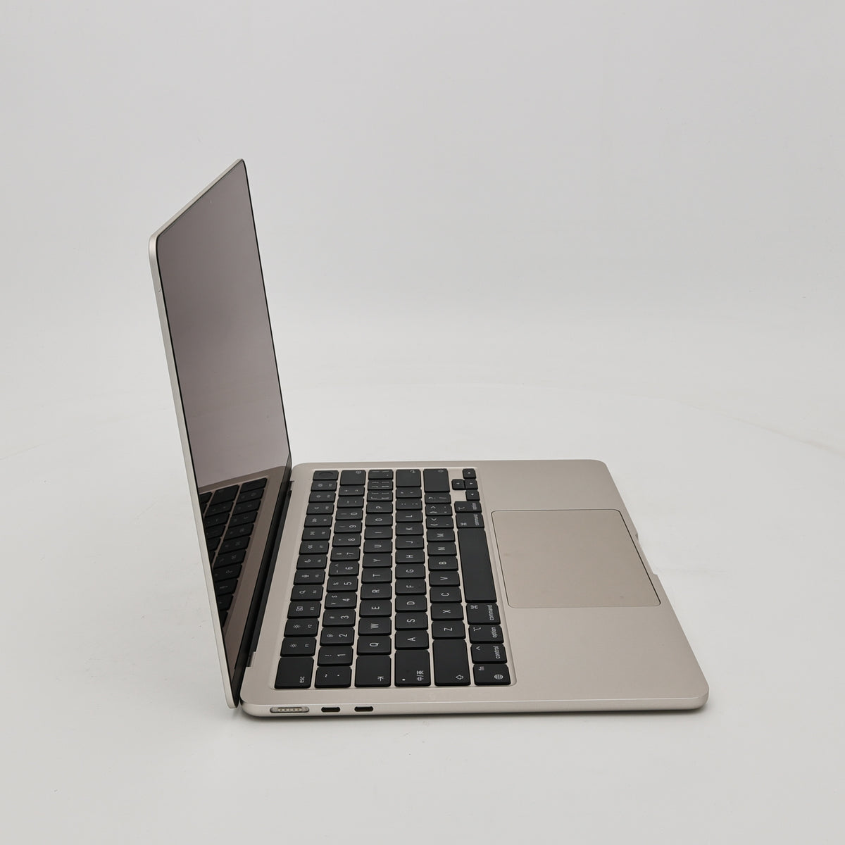 95新 Apple MacBook Air 22年 13寸 M2（8+8核） 8G RAM 512G SSD 星光色