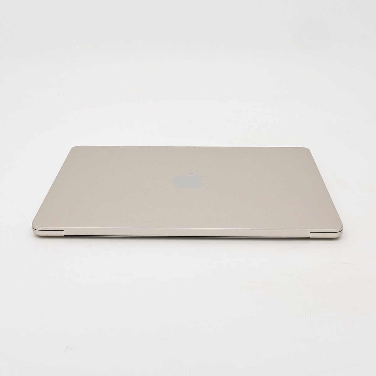 95新 Apple MacBook Air 22年 13寸 M2（8+10核） 8G RAM 512G SSD 星光色