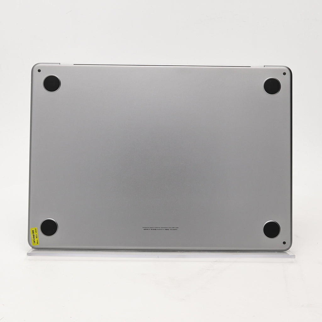 95新 Apple MacBook Air 22年 13寸 M2（8+8核） 8G RAM 256G SSD 深空灰色