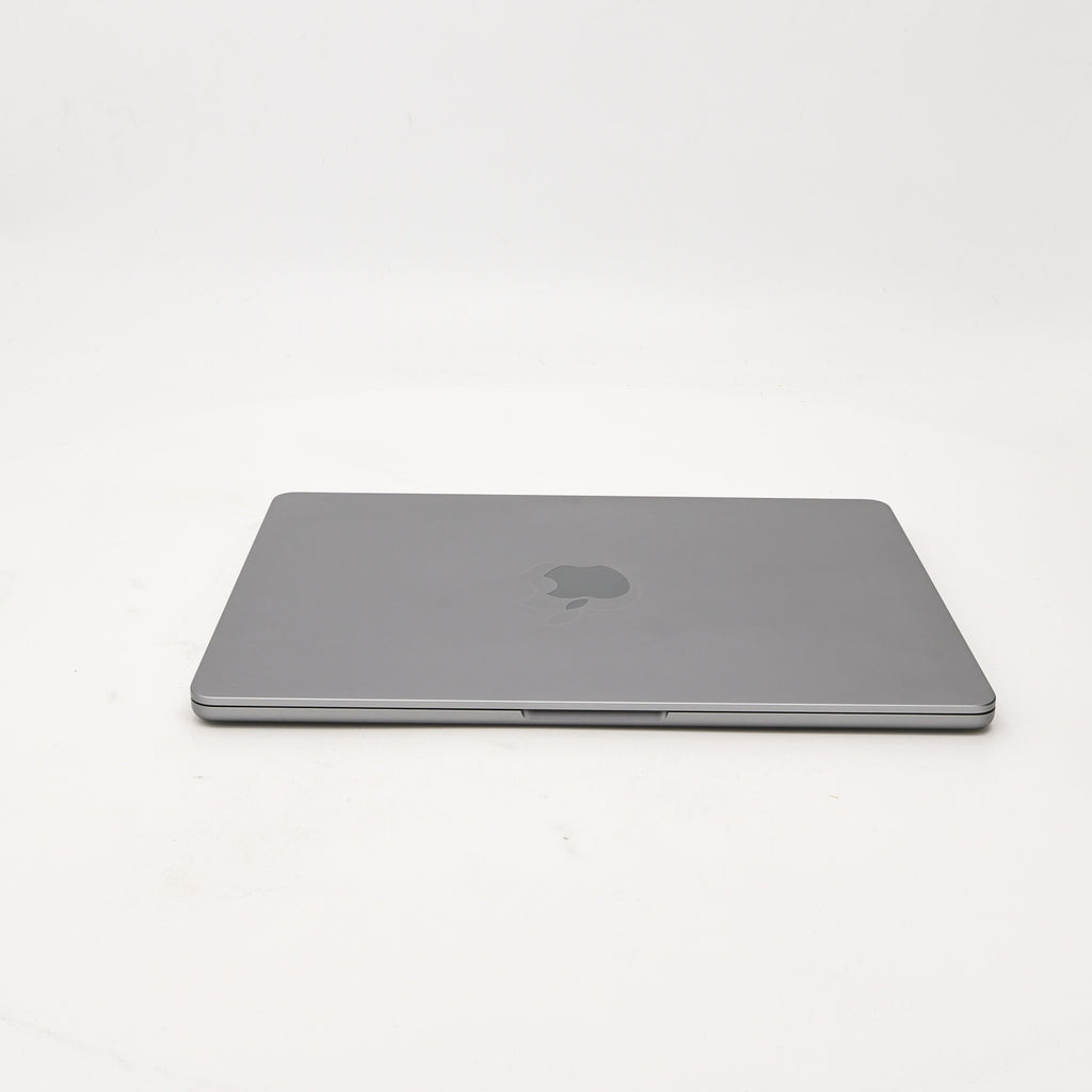 95新 Apple MacBook Air 22年 13寸 M2（8+8核） 8G RAM 256G SSD 深空灰色