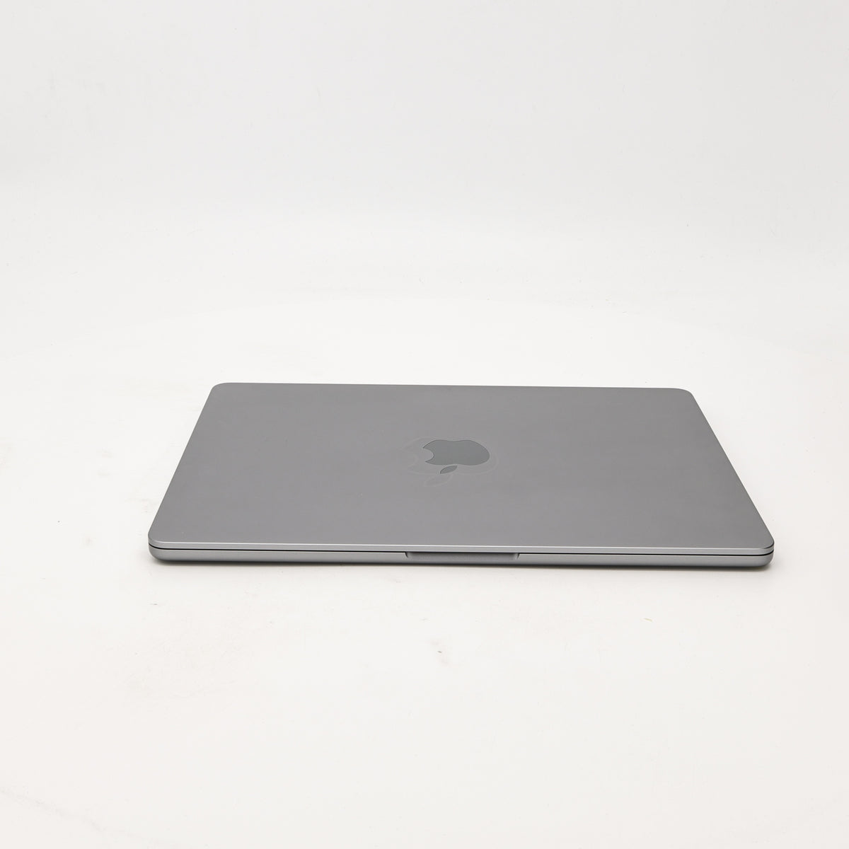 95新 Apple MacBook Air 22年 13寸 M2（8+8核） 8G RAM 256G SSD 深空灰色