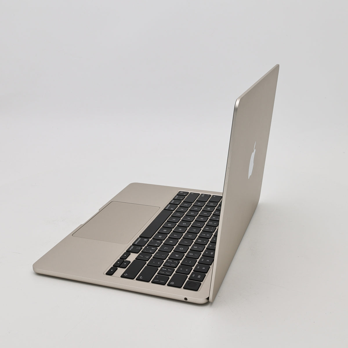 95新 Apple MacBook Air 22年 13寸 M2（8+10核） 8G RAM 512G SSD 星光色