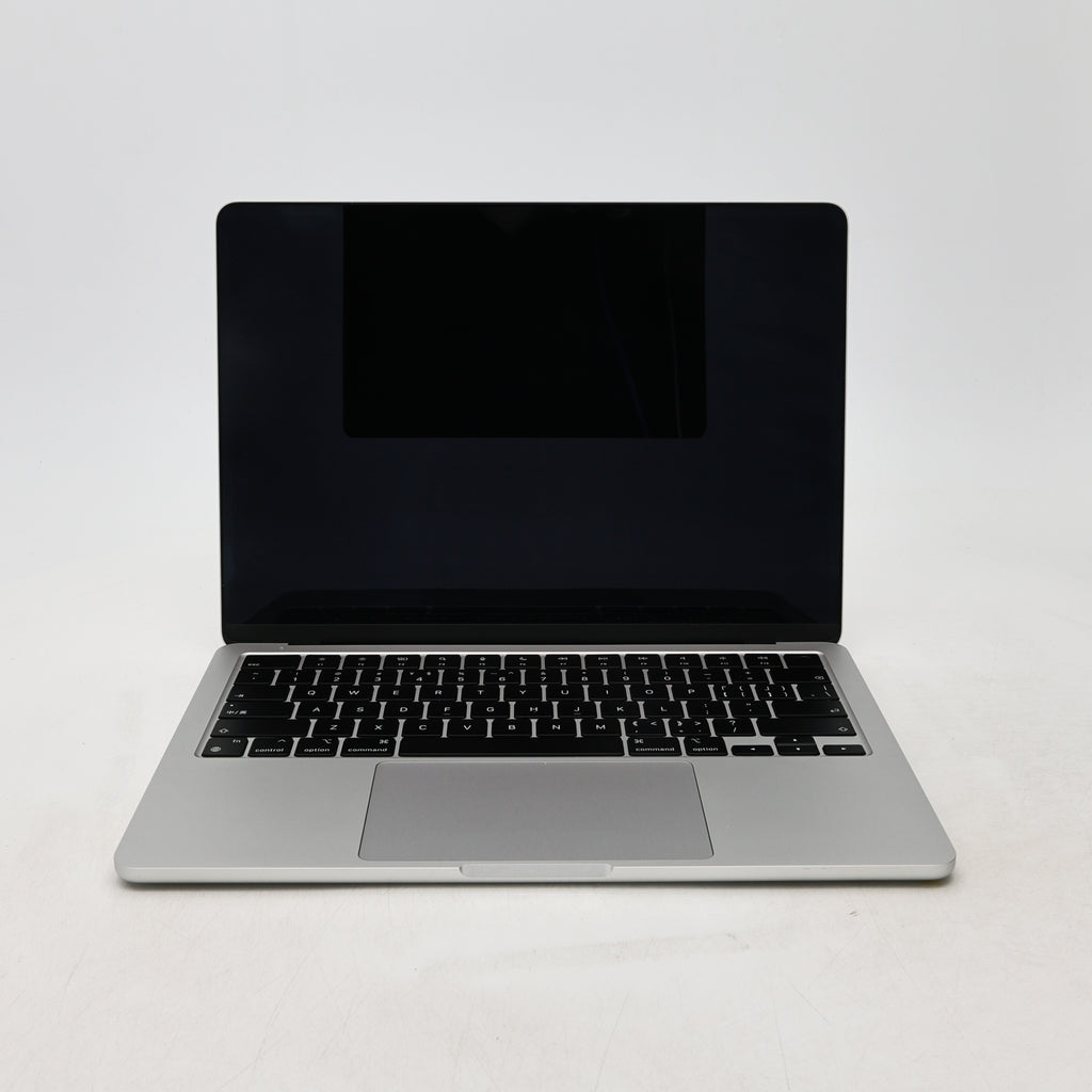 95新 Apple MacBook Air 22年 13寸 M2（8+8核） 8G RAM 256G SSD 銀色