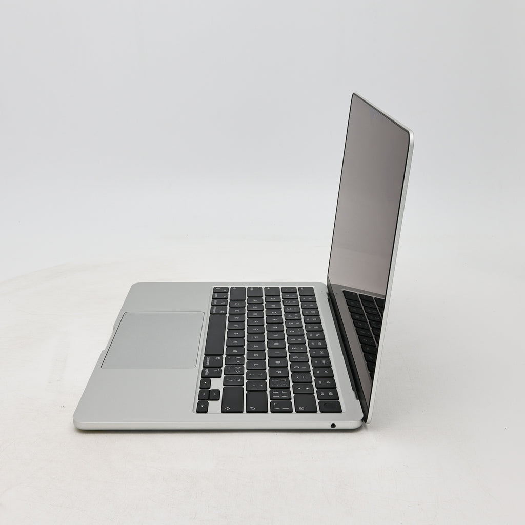 95新 Apple MacBook Air 22年 13寸 M2（8+8核） 8G RAM 256G SSD 銀色