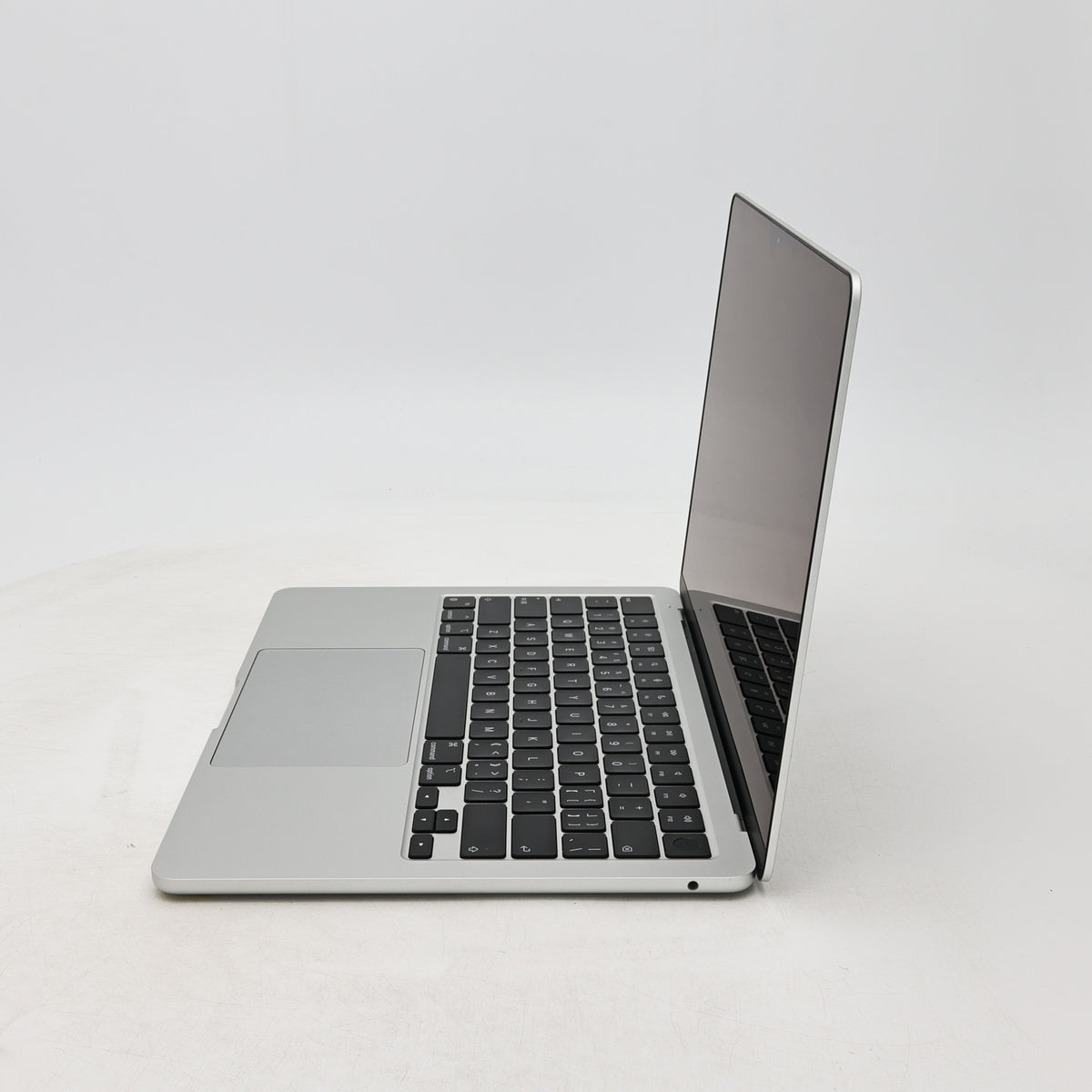 95新 Apple MacBook Air 22年 13寸 M2（8+8核） 8G RAM 256G SSD 銀色