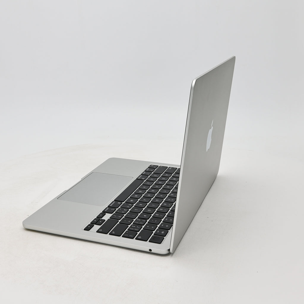 95新 Apple MacBook Air 22年 13寸 M2（8+8核） 8G RAM 256G SSD 銀色
