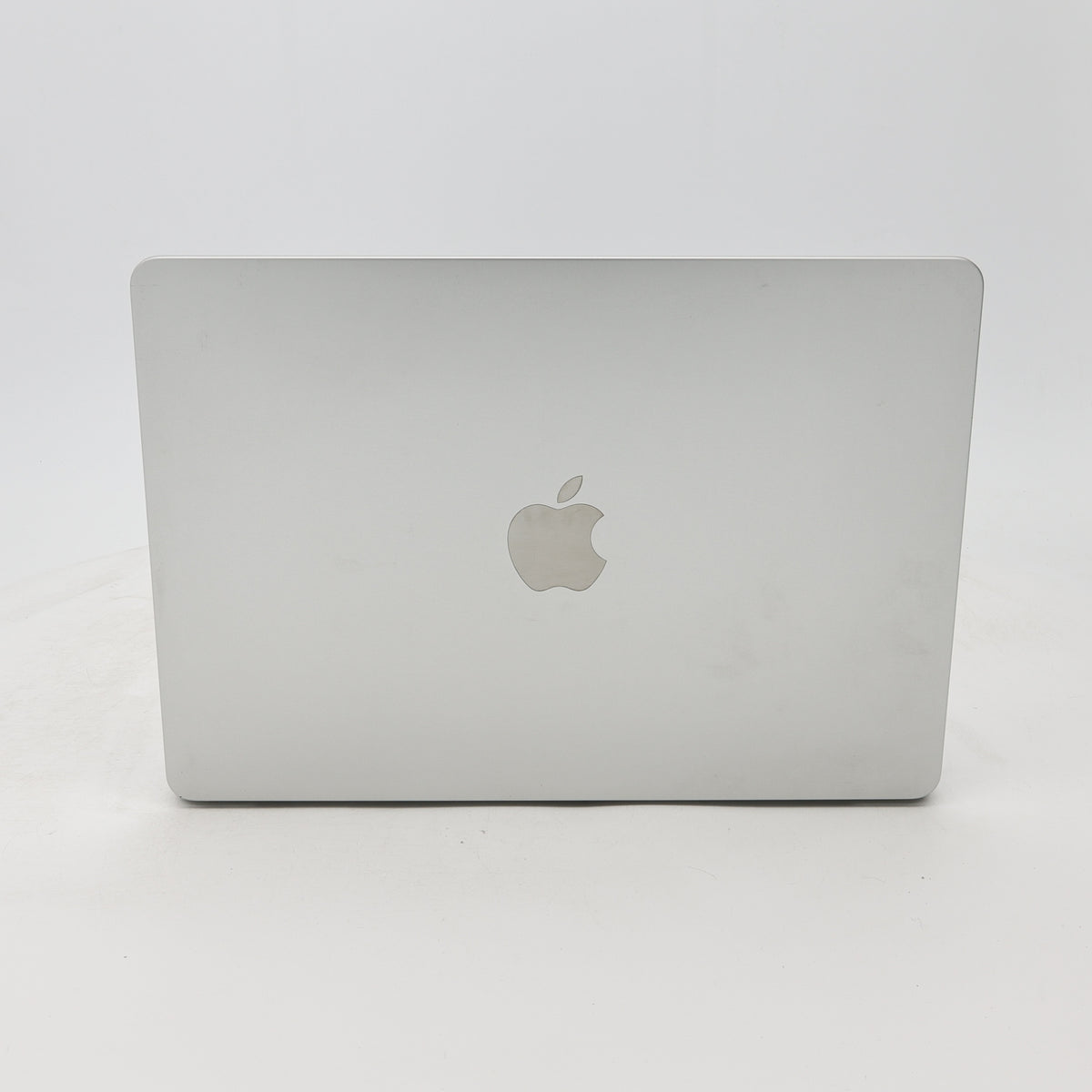 95新 Apple MacBook Air 22年 13寸 M2（8+8核） 8G RAM 256G SSD 銀色