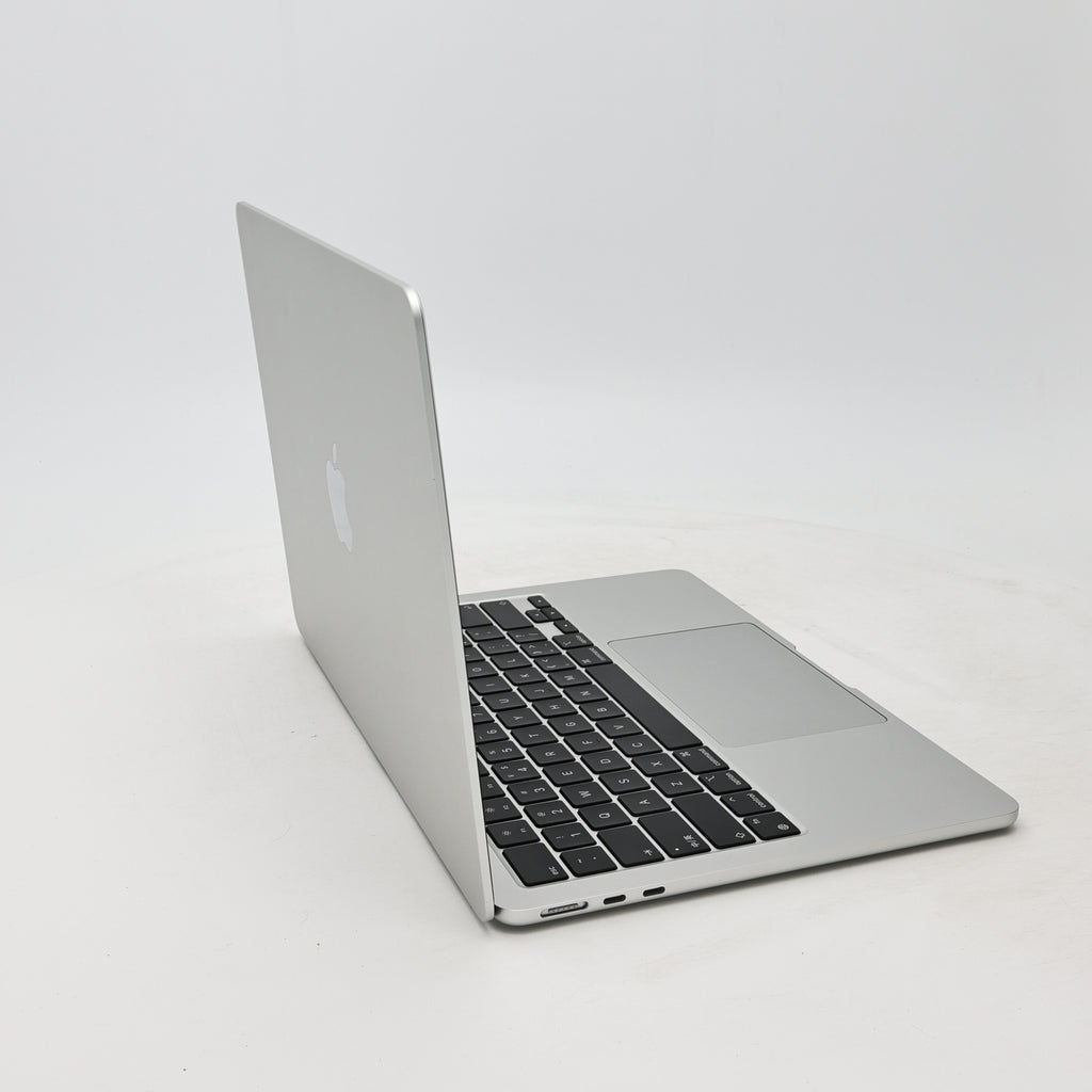 95新 Apple MacBook Air 22年 13寸 M2（8+8核） 8G RAM 256G SSD 銀色