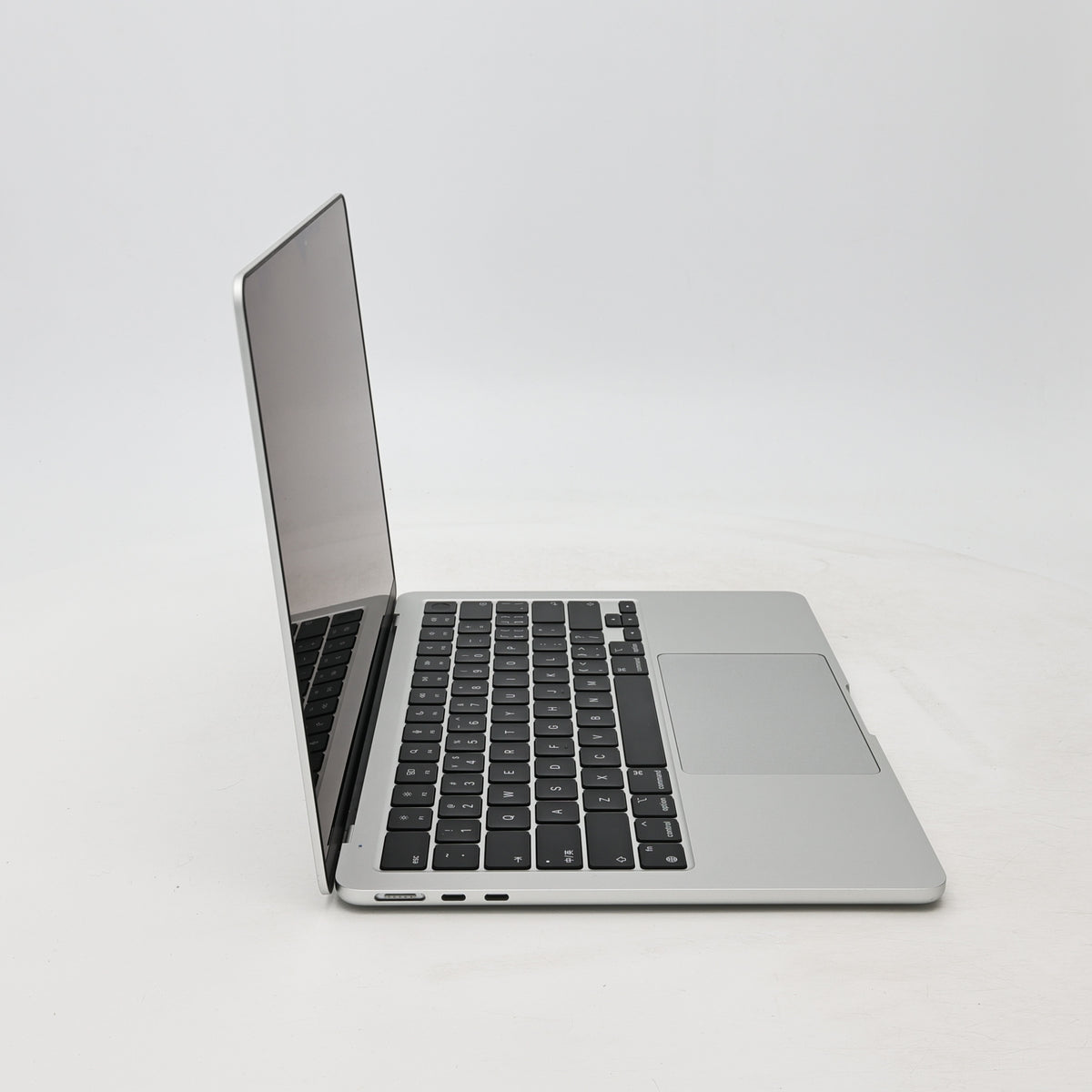 95新 Apple MacBook Air 22年 13寸 M2（8+8核） 8G RAM 256G SSD 銀色