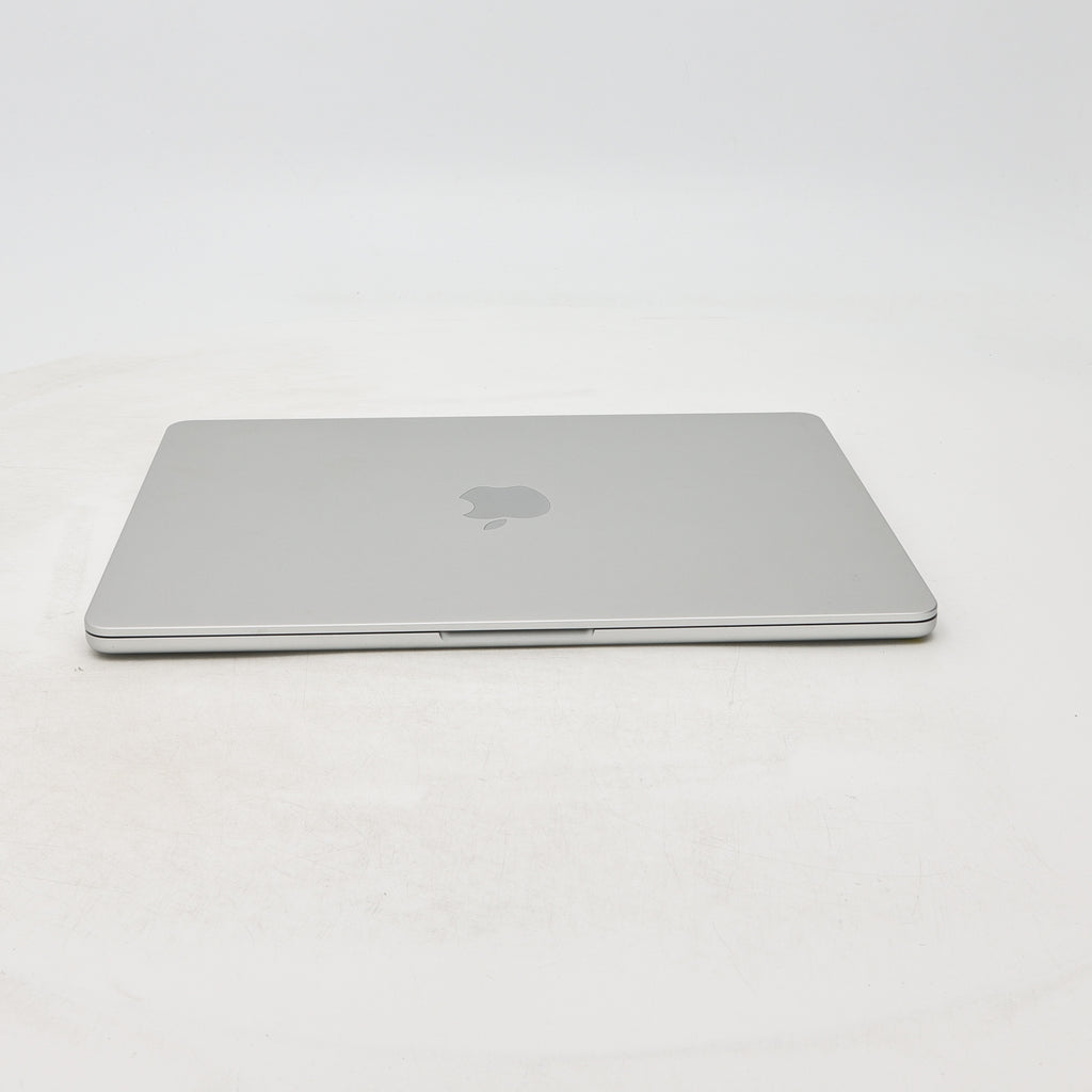 95新 Apple MacBook Air 22年 13寸 M2（8+8核） 8G RAM 256G SSD 銀色