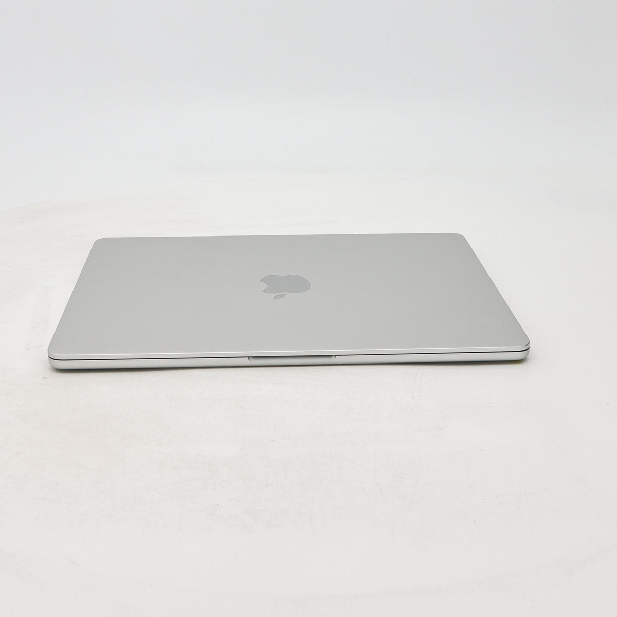 95新 Apple MacBook Air 22年 13寸 M2（8+8核） 8G RAM 256G SSD 銀色