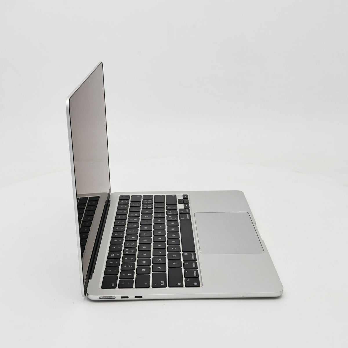 95新 Apple MacBook Air 22年 13寸 M2（8+8核） 8G RAM 256G SSD 銀色