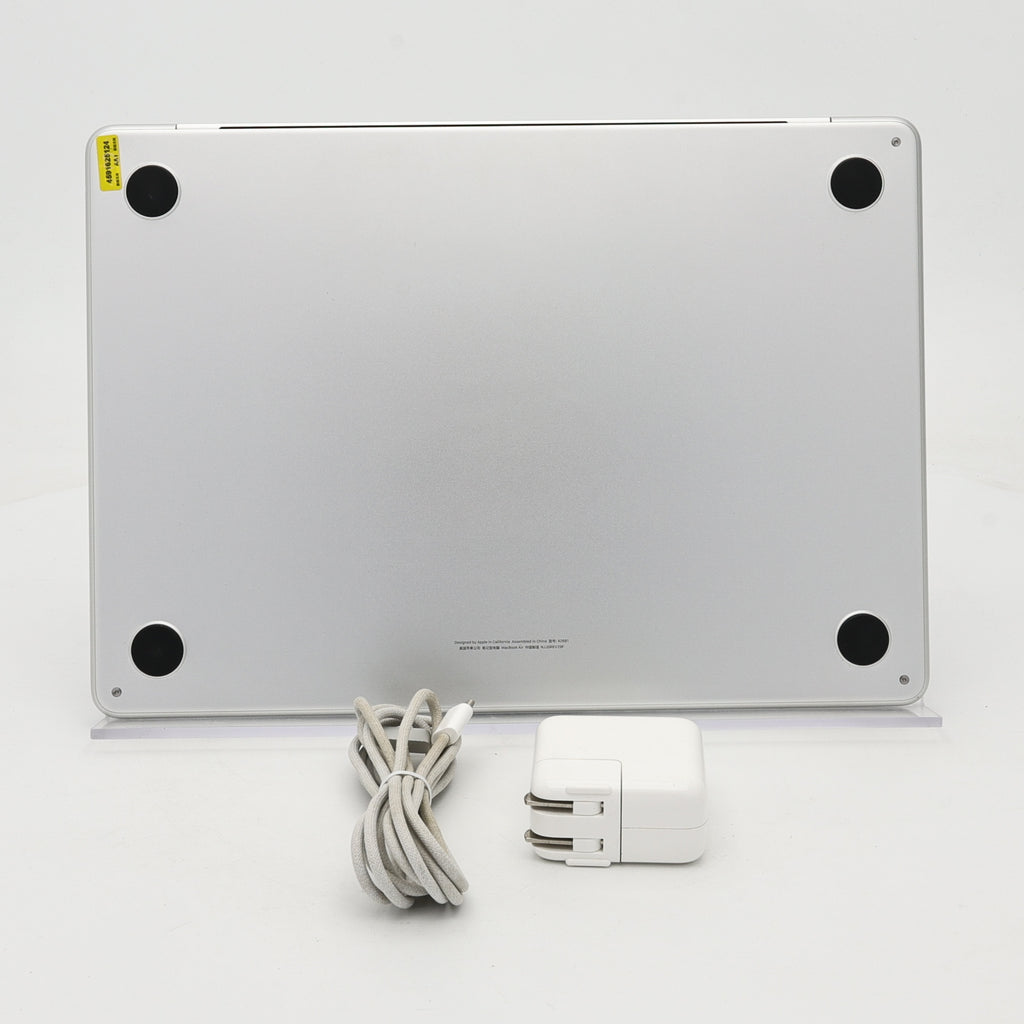 95新 Apple MacBook Air 22年 13寸 M2（8+8核） 8G RAM 256G SSD 銀色