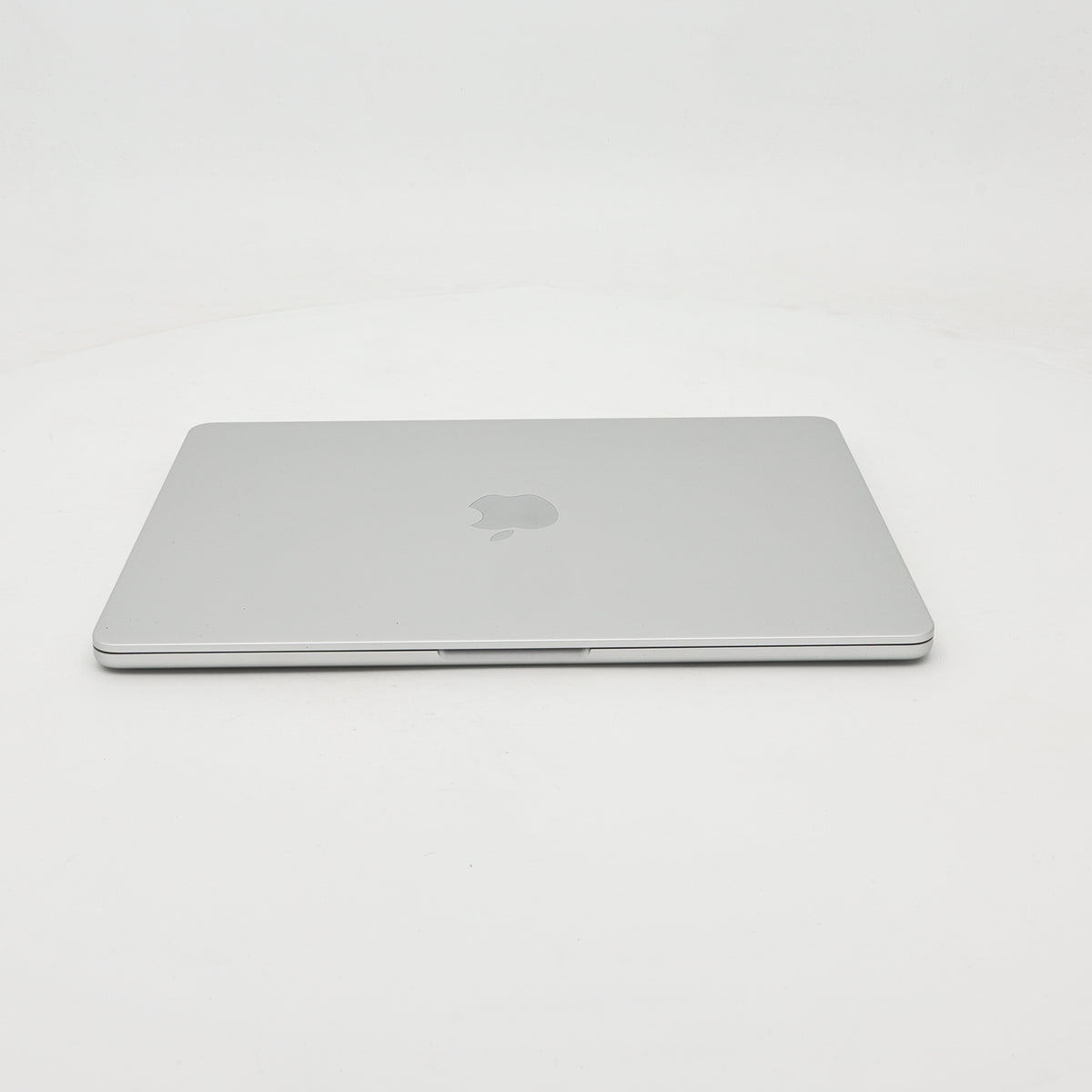 95新 Apple MacBook Air 22年 13寸 M2（8+8核） 8G RAM 256G SSD 銀色