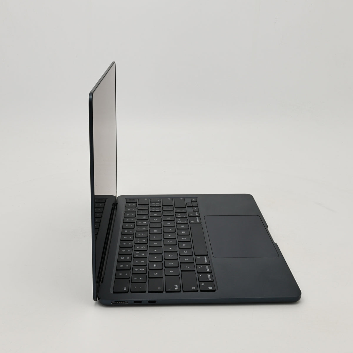 95新 Apple MacBook Air 22年 13寸 M2（8+8核） 8G RAM 256G SSD 午夜色