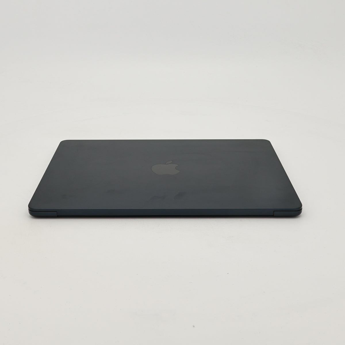 95新 Apple MacBook Air 22年 13寸 M2（8+8核） 8G RAM 256G SSD 午夜色