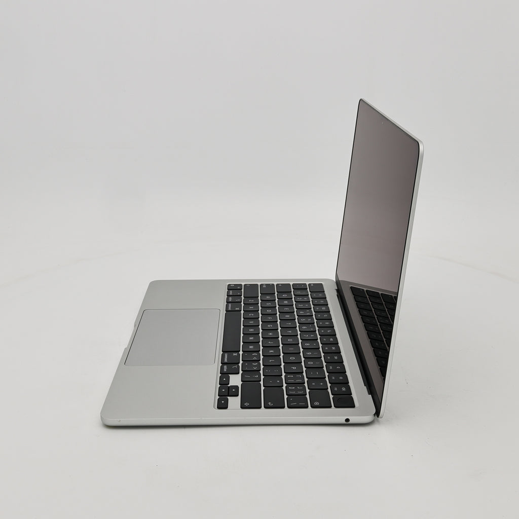 95新 Apple MacBook Air 22年 13寸 M2（8+8核） 8G RAM 256G SSD 銀色