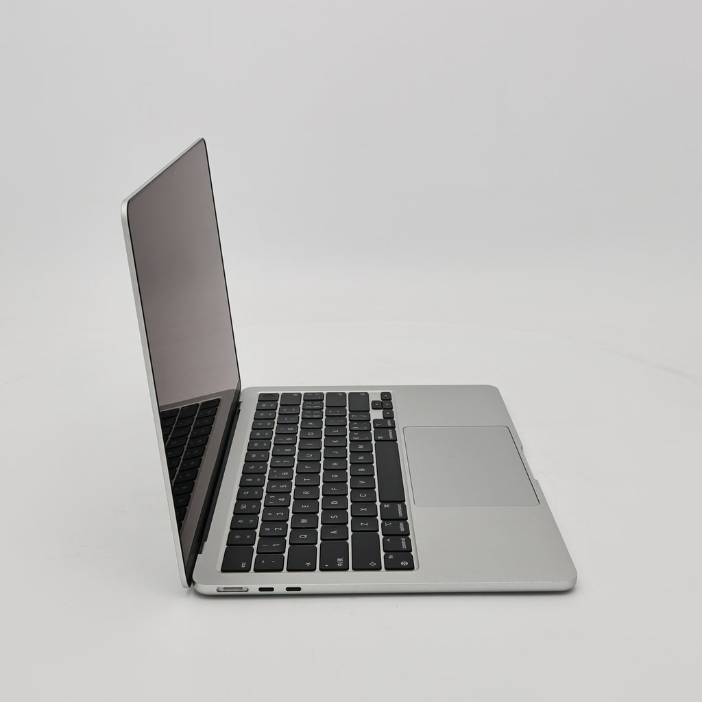 95新 Apple MacBook Air 22年 13寸 M2（8+8核） 8G RAM 256G SSD 銀色