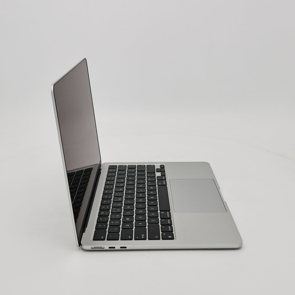 95新 Apple MacBook Air 22年 13寸 M2（8+8核） 8G RAM 256G SSD 銀色