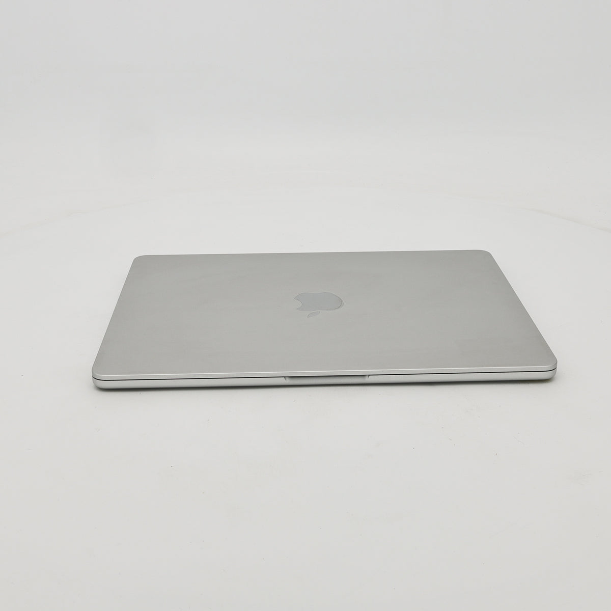 95新 Apple MacBook Air 22年 13寸 M2（8+8核） 8G RAM 256G SSD 銀色